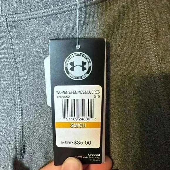 NWT Under Armour Cropped Compression Leggings - Small - Picture 4 of 6